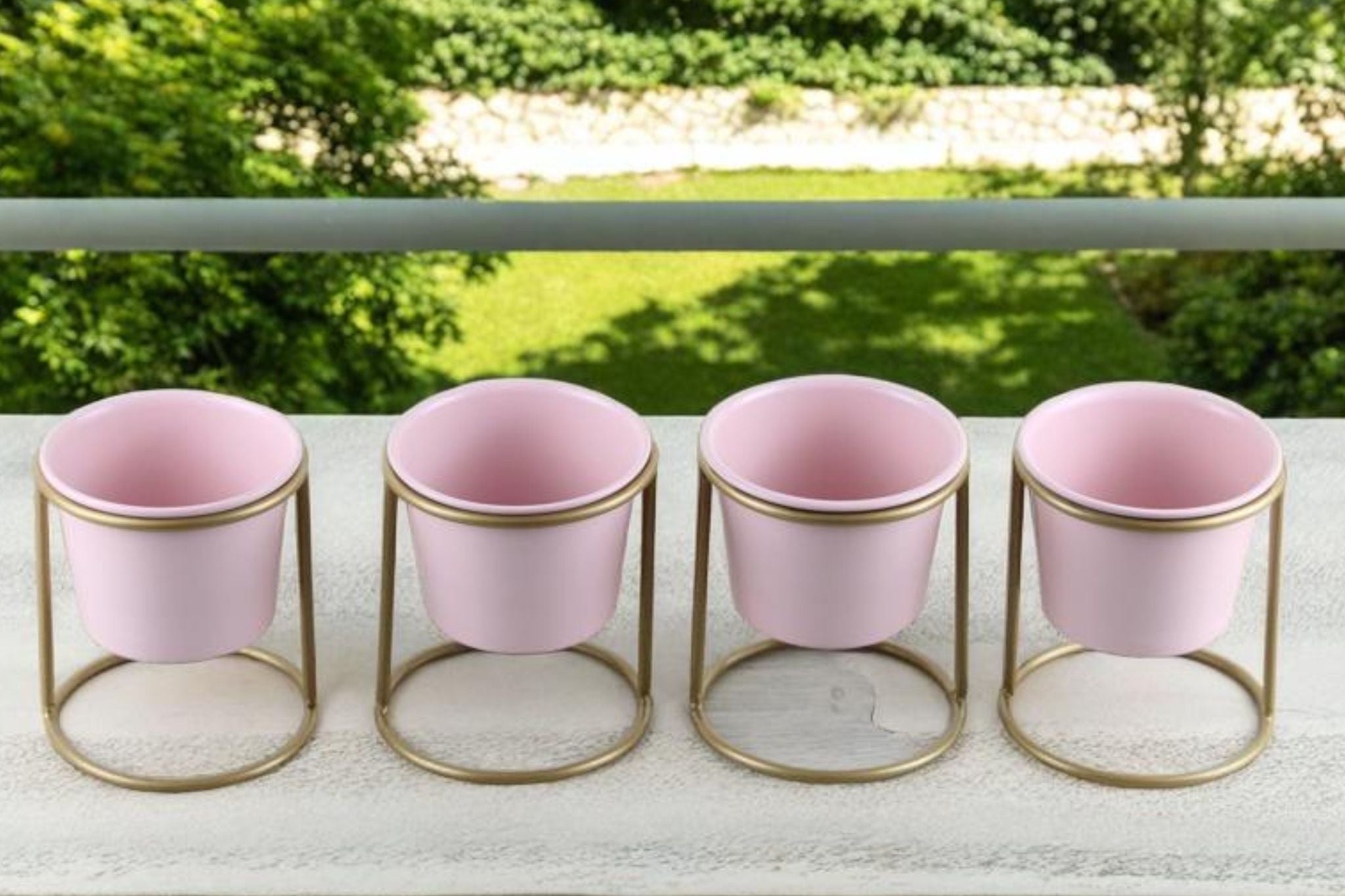 Charming Matte Pink Pot with Stand - Powder Coated, Set of 4