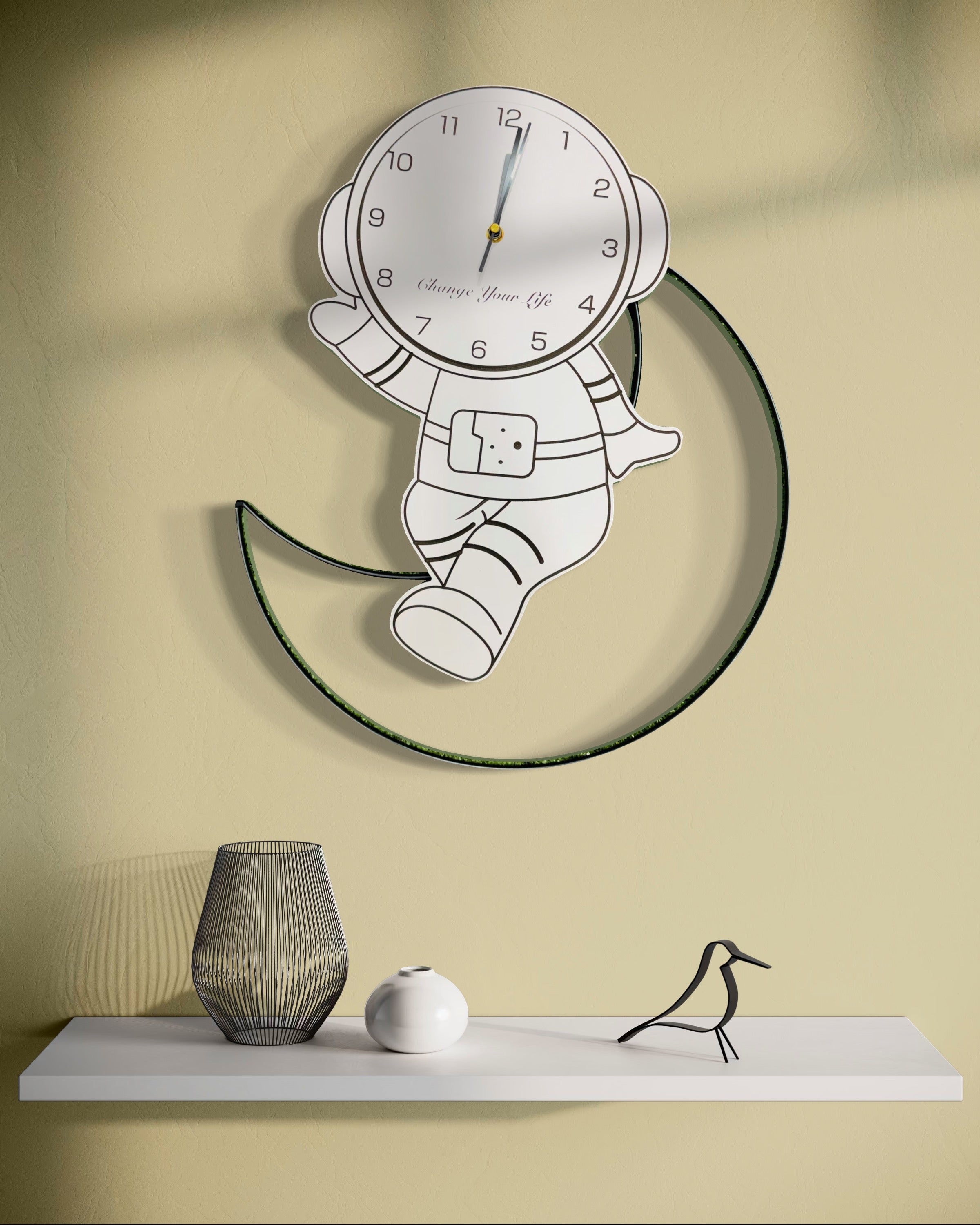 Astronaut-Themed Wall Clock – A Unique Blend of Fun and Functionality