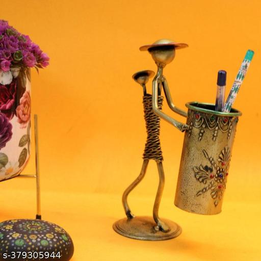 Elegant Artisanal Metal Figurine Pen Holder - Nestern