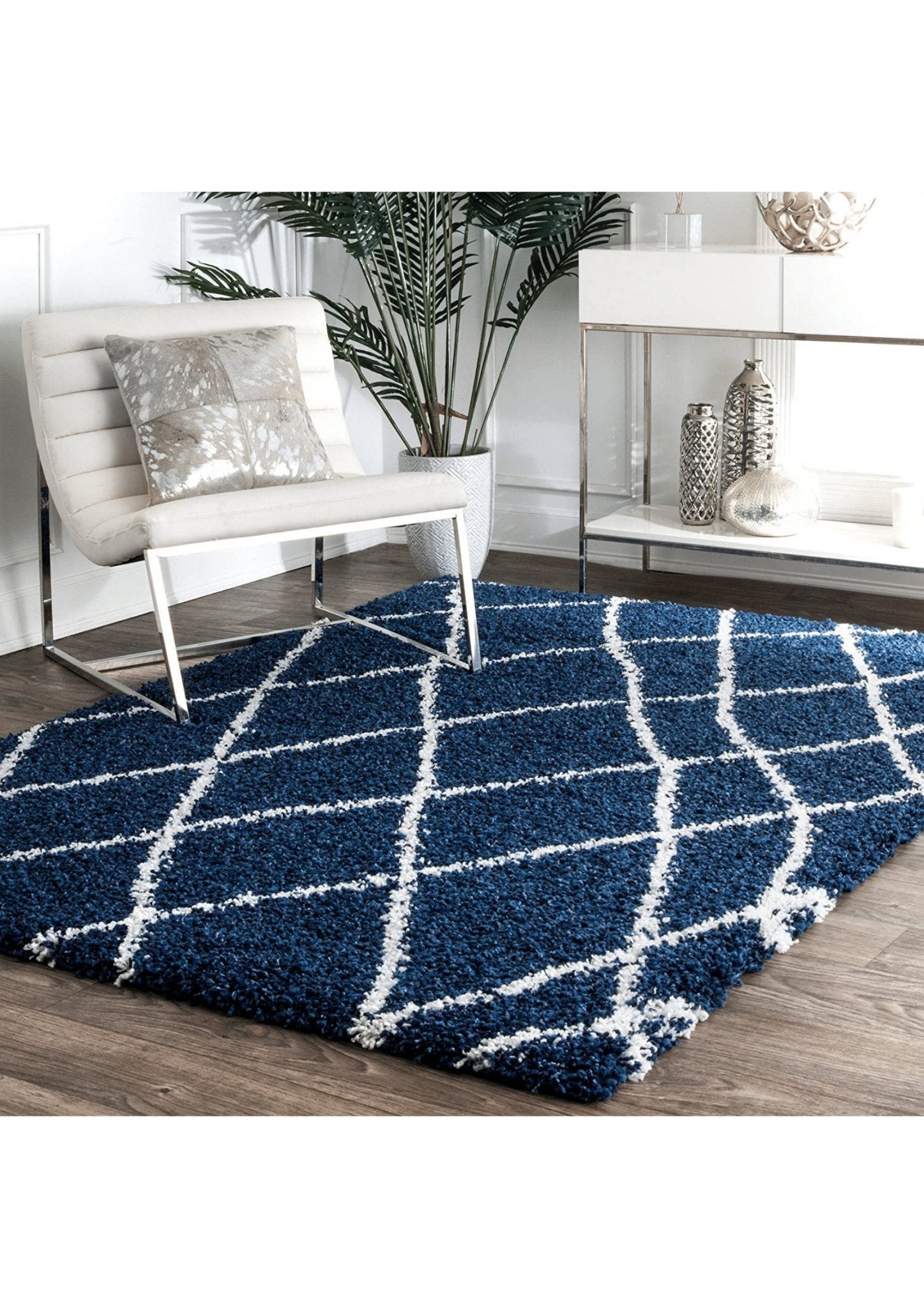 Elegant Blue Geometric Area Rug - Rugs at Nestern