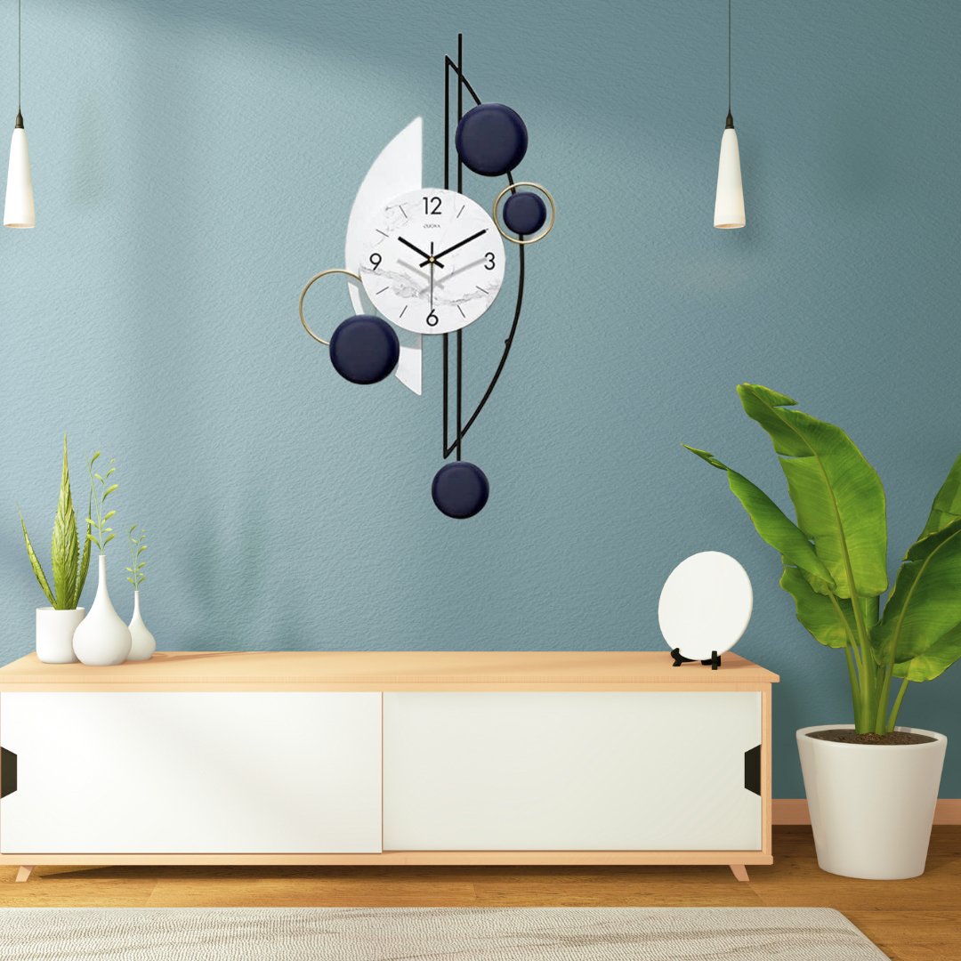 Elegant LA MESA TIME Modern Iron Wall Clock with Geometric Design - Home Decor at Nestern