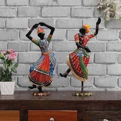 Graceful Dancer Duo: Cultural Elegance - Table Decors at Nestern