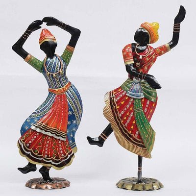 Graceful Dancer Duo: Cultural Elegance - Table Decors at Nestern