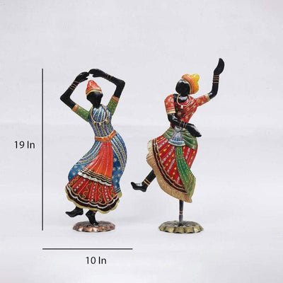 Graceful Dancer Duo: Cultural Elegance - Table Decors at Nestern