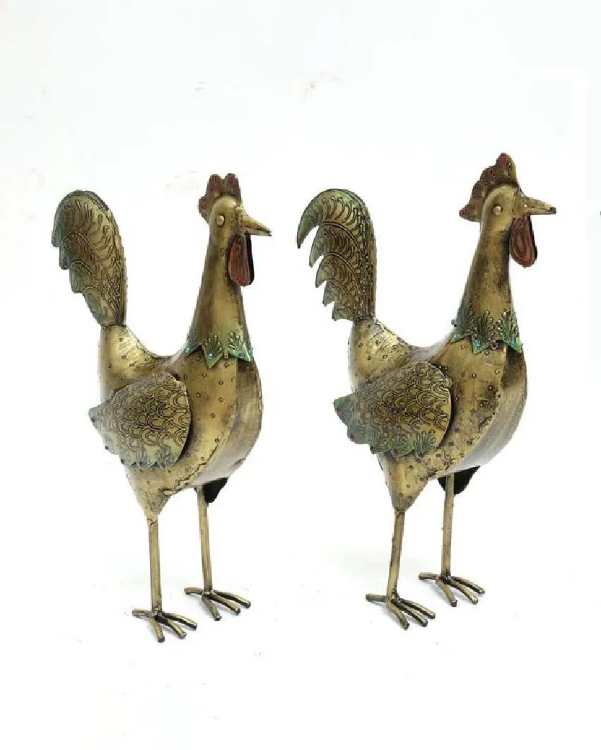 Regal Rooster Duo: Rustic Charm - Table Decors at Nestern