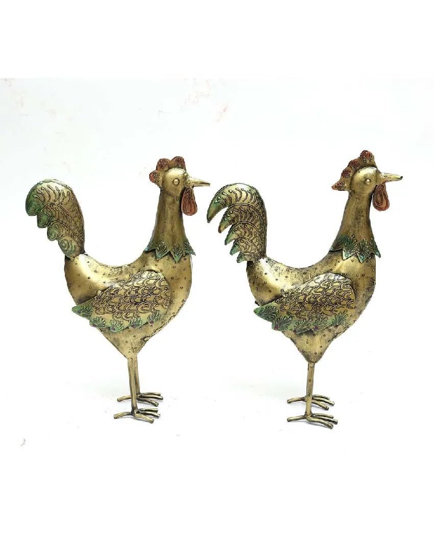 Regal Rooster Duo: Rustic Charm - Table Decors at Nestern